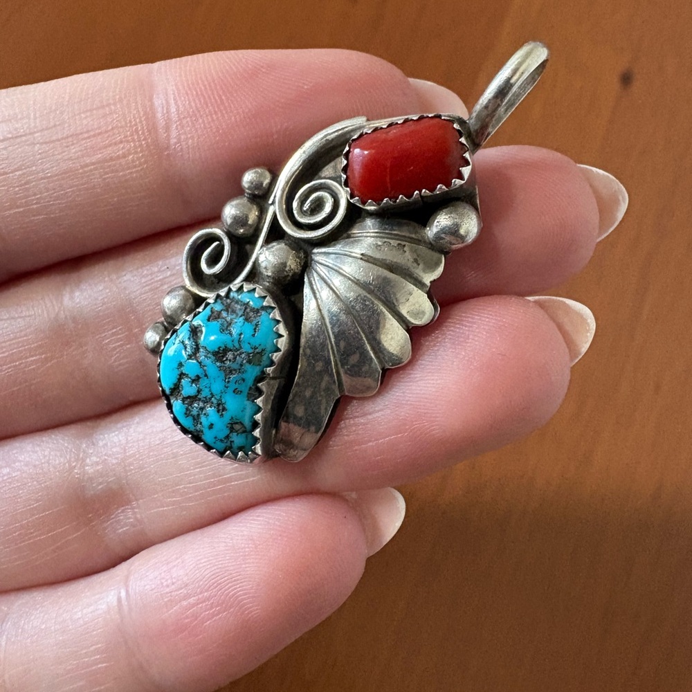 Vintage Navajo Sterling Silver Turquoise & Coral Pendant - Picture 5 of 6
